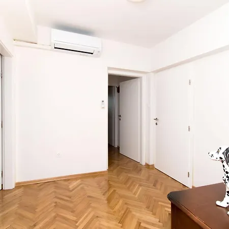 Apartment Orange Tree